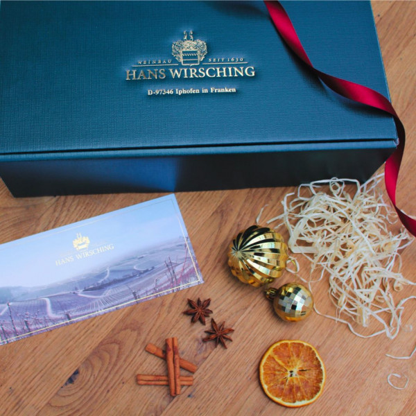 2er-Geschenkkarton weihnachtlich dekoriert