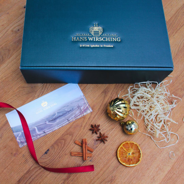 3er-Geschenkkarton weihnachtlich dekoriert